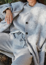 Load image into Gallery viewer, HANNAH WOOLY OVERSIZED JACKET | LIGHT GREY AME