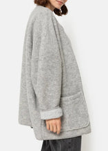 Load image into Gallery viewer, HANNAH WOOLY OVERSIZED JACKET | LIGHT GREY AME