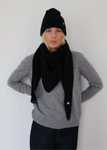 Charger l&#39;image dans la galerie, HUE SOLID CASHMERE BEANIE | BLACK BETA STUDIOS