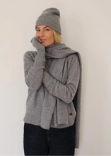 Charger l&#39;image dans la galerie, HUE SOLID CASHMERE BEANIE | GREY MELANGE BETA STUDIOS