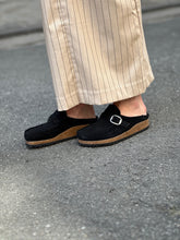 Charger l&#39;image dans la galerie, BUCKLEY SUEDE LEATHER | BLACK BIRKENSTOCK