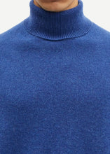 Charger l&#39;image dans la galerie, ISAK KNIT TURTLENECK | TRUE NAVY SAMSOE SAMSOE