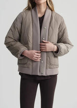 Load image into Gallery viewer, JOANNA REVERSIBLE JACKET | FUNGI/COFFEE QUARTZ VARLEY