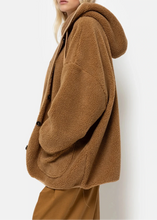 Load image into Gallery viewer, KENJI TEDDY OVERSIZED JACKET | CAMEL AME