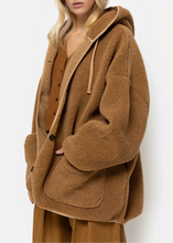 Load image into Gallery viewer, KENJI TEDDY OVERSIZED JACKET | CAMEL AME