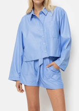 Load image into Gallery viewer, LANA CROPPED SHIRT | LIGHT BLUE AME