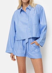 LANA CROPPED SHIRT | LIGHT BLUE AME