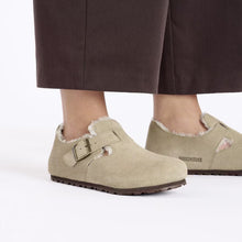 Charger l&#39;image dans la galerie, LONDON SHEARLING SUEDE | TAUPE BIRKENSTOCK