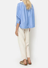 Load image into Gallery viewer, LOUANE SHIRT PADDED SHOULDER SHIRT | BLUE STRIPED AME