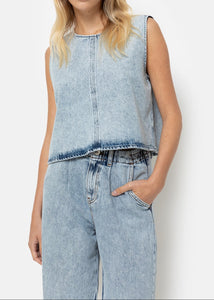 LUCY SLEEVELESS TOP | DENIM LIGHT BLUE