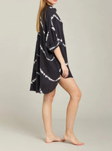 Load image into Gallery viewer, MIKONOS LONG SHIRT DRESS TYE DYE | BLACK NAVY MAISON SAINT JULIEN