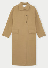 Load image into Gallery viewer, RORY COAT | WOOD HERSKIND