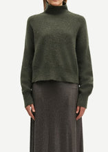 Charger l&#39;image dans la galerie, NOLA CASHMERE TURTLENECK | FOREST NIGHT SAMSOE SAMSOE