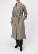 Charger l&#39;image dans la galerie, OBJPISA LONG COAT NOOS |  DESERT TAUPE OBJECT