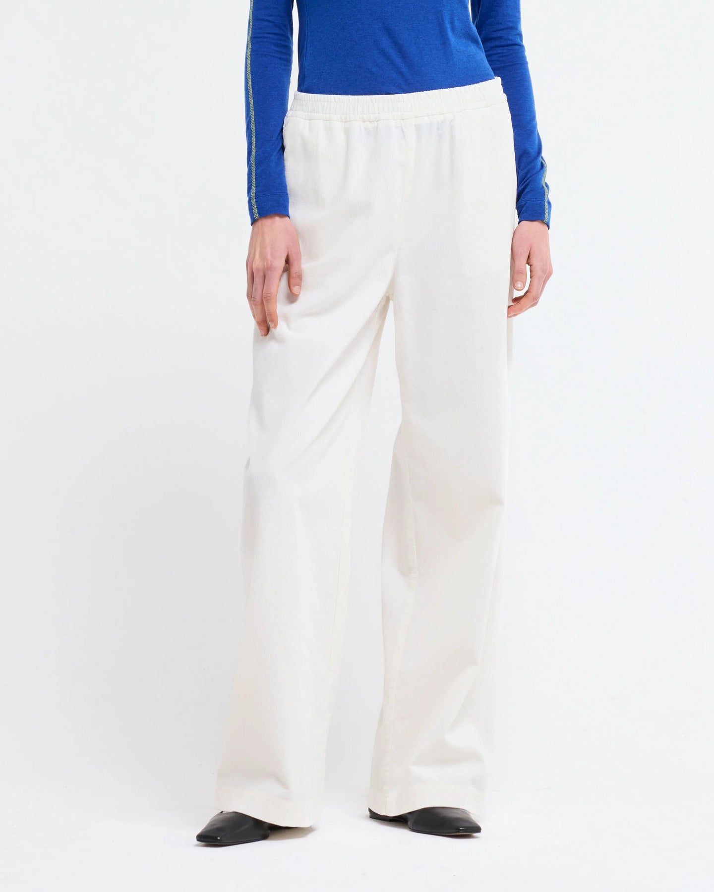 TAKKI | OFF WHITE OUR SISTER