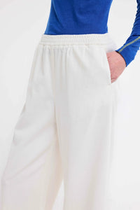 TAKKI | OFF WHITE OUR SISTER