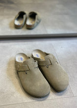 Charger l&#39;image dans la galerie, BOSTON SFB | FADED KHAKI BIRKENSTOCK AT MELLOW CONCEPT BRUSSELS