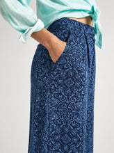 Load image into Gallery viewer, COLETTE PRINT VISCOSE | TWILL BLUE PEPE JEANS