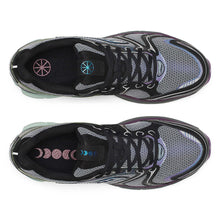 Load image into Gallery viewer, PROGRID TRIUMPH 4 | NAVY/HOLOGRAPHIC SAUCONY