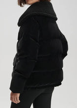 Load image into Gallery viewer, ROSEVILLE SHORT PUFFER | BLACK VARLEY