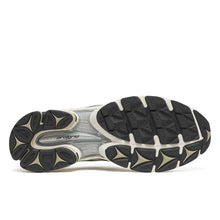 Load image into Gallery viewer, PROGRID TRIUMPH 4 | WHITE ONYX/ELM SAUCONY
