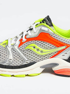 SAUCONY PROGRID TRIUMPH 4 | SILVER/FLUO