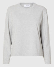 Charger l&#39;image dans la galerie, SLFESSENTIAL LS BOXY TEE | LIGHT GREY MELANGE SELECTED