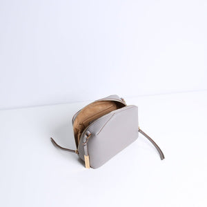 BLAKE CROSSBODY | TAUPE SMAAK