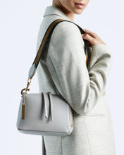 Load image into Gallery viewer, BLAKE CROSSBODY | TAUPE SMAAK