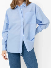 Charger l&#39;image dans la galerie, DADDY SHIRT | CHAMBRAY LIGHT BLUE AME