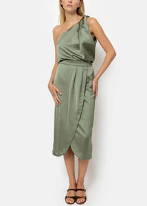LULAH SLEEVELESS ASYMETRIC TOP |  JADE AME