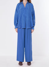 Load image into Gallery viewer, CURVED HEM SHIRT | BLUE EMIN &amp; PAUL