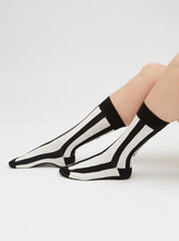 Charger l&#39;image dans la galerie, VERTICAL SOCKS | ECRU SUITE13LAB