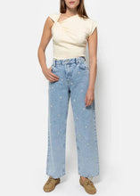 Load image into Gallery viewer, MIMI JEANS FLOWER | LIGHT BLUE AME
