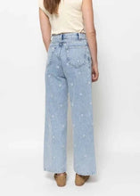 Load image into Gallery viewer, MIMI JEANS FLOWER | LIGHT BLUE AME