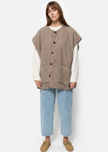 Load image into Gallery viewer, INES TEDDY OVERSIZED JACKET | TAUPE AME
