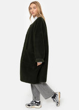Load image into Gallery viewer, MAHAUT TEDDY OVERSIZED JACKET | DARK GREEN AME