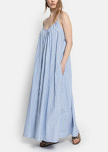 Load image into Gallery viewer, NOSTALGIE DRESS | STRIPE BLUE AME