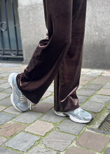 Load image into Gallery viewer, VELVET PANT | BROWN Mellow Concept