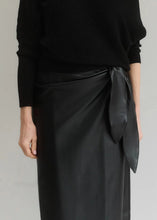 Load image into Gallery viewer, VICA&#39;CL SKIRT | BLACK CLUB L&#39;AVENIR