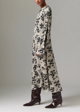 Load image into Gallery viewer, WALKER DRESS STRETCHED | FLORAL DAY BIRGER AND MIKKELSEN