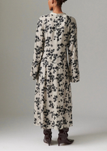 Load image into Gallery viewer, WALKER DRESS STRETCHED | FLORAL DAY BIRGER AND MIKKELSEN