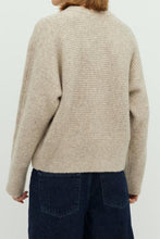 Charger l&#39;image dans la galerie, HEVELYN AJAXI-M KNITTED JUMPER | LIGHT TAUPE MELANGE MBYM