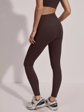 Load image into Gallery viewer, FREESOFT HIGH RISE LEGGING 27 | COFFEE BEAN VARLEY