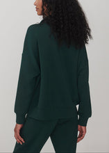 Load image into Gallery viewer, Varley HAWLEY HALF ZIP SWEAT | PONDEROSA PINE