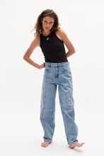 Load image into Gallery viewer, NO 02 JEANS | WASHED LIGHT BLUE