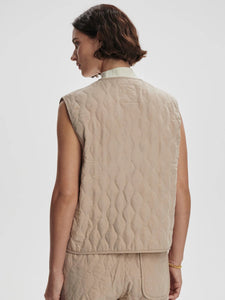 KARLA QUILTED GILET | LIGHT TAUPE VARLEY