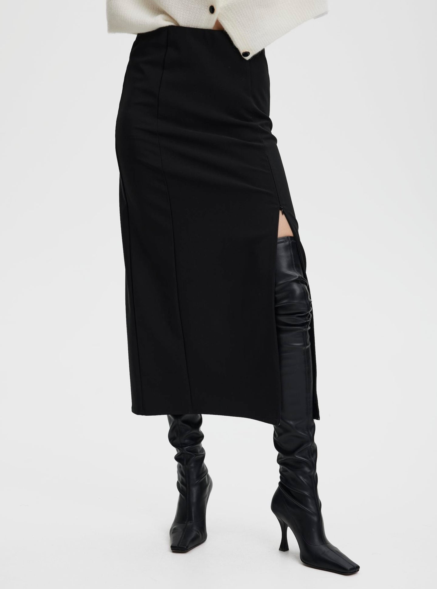 JOELLEGZ HW LONG SKIRT | BLACK GESTUZ