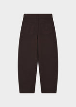 Load image into Gallery viewer, DAY Birger et Mikkelsen Blaire Barrel Jeans in Coffee Bean – back product view