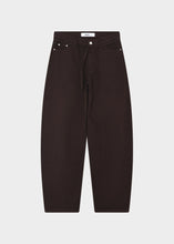 Load image into Gallery viewer, DAY Birger et Mikkelsen Blaire Barrel Jeans in Coffee Bean – front product view